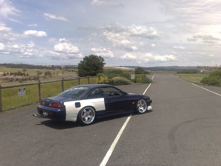 Nissan Silvia S14 wheels Garson Deep Racing Ryugi 18″ 9.5J ET4 225/40 10J ET-4 235/40
