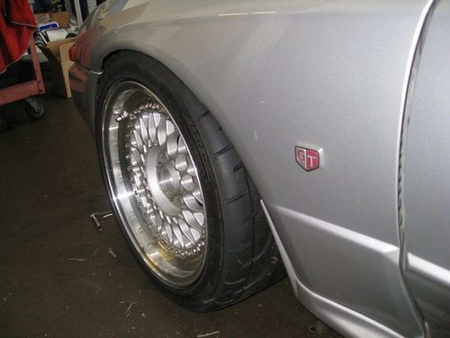 Nissan Skyline R32 wheels BBS RS 17″ 9J ET-10 245/40 GTR 