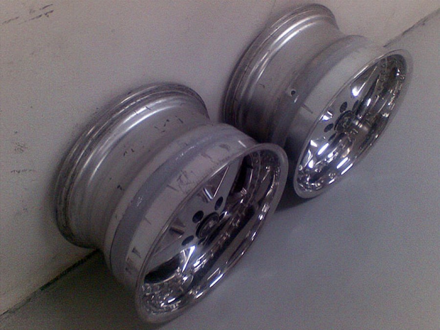 Nissan Skyline R34 wheels Work Equip 05 18″ 10.5J ET15 255/55 19″ 12.5J ET8 295/30 GTR 