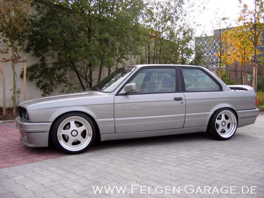 BMW 3 series E30 wheels OZ Racing Futura 17″ 8.5J ET8 205/40 9.5J ET5 225/35