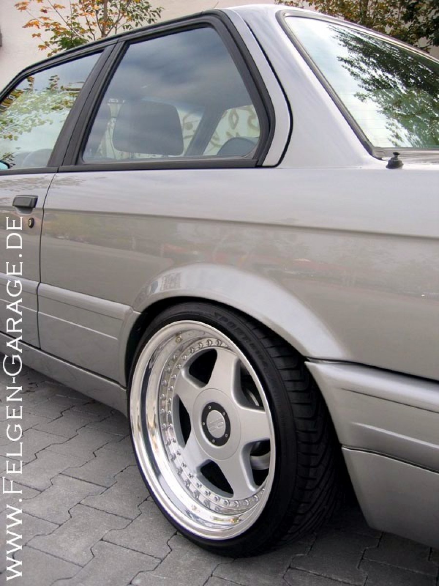 BMW 3 series E30 wheels OZ Racing Futura 17″ 8.5J ET8 205/40 9.5J ET5 225/35
