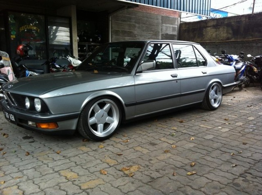 BMW 5 series E28 wheels AC Schnitzer Type 1 17″ 8.5J ET13 205/45