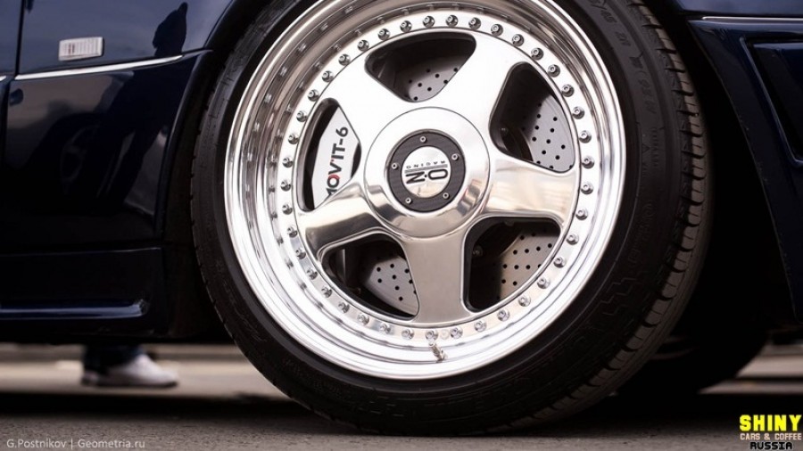 Mercedes-Benz E-Class W124 wheels OZ Racing Futura 18″ 9.5J ET19 10.5J ET30