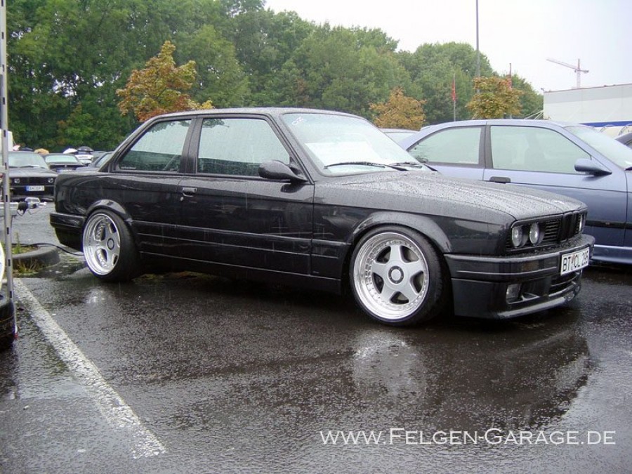 BMW 3 series E30 Räder OZ Racing Futura R17 9.5J ET8 225/35 10.5J ET4 245/35