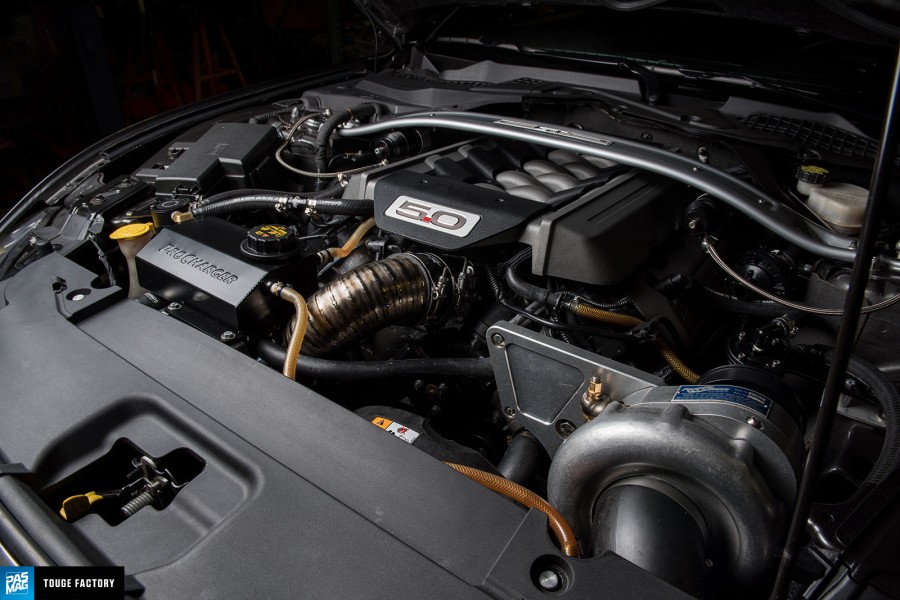 Ford Mustang rines Advan Yokohama GT 19″ 10.5J ET15 275/30 ET25