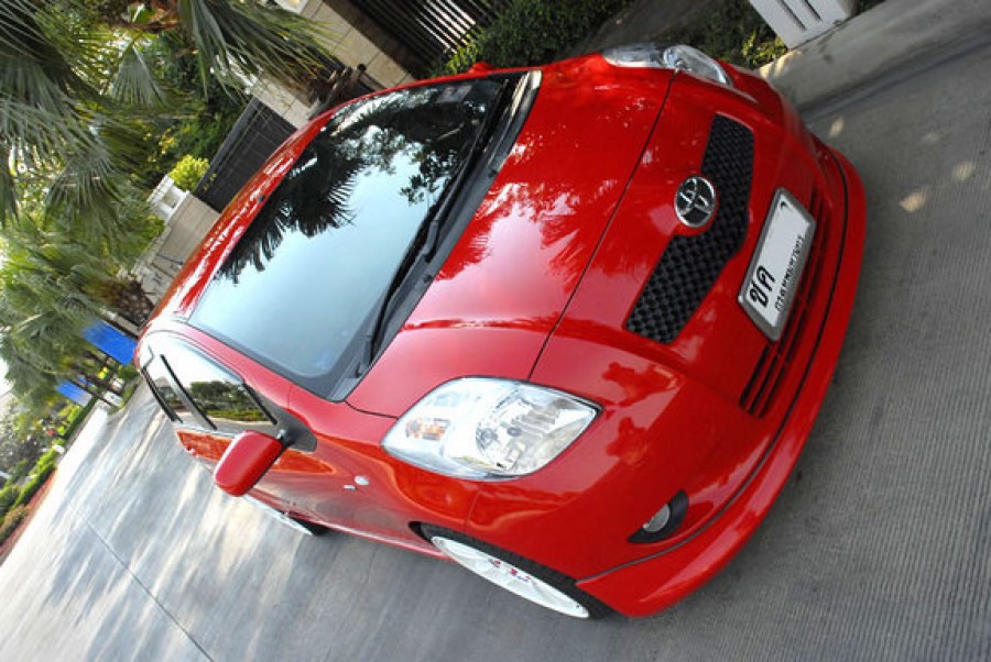 Toyota Yaris roues Work Emotion CR KAI R18 7.5J ET42 215/35 5 door 
