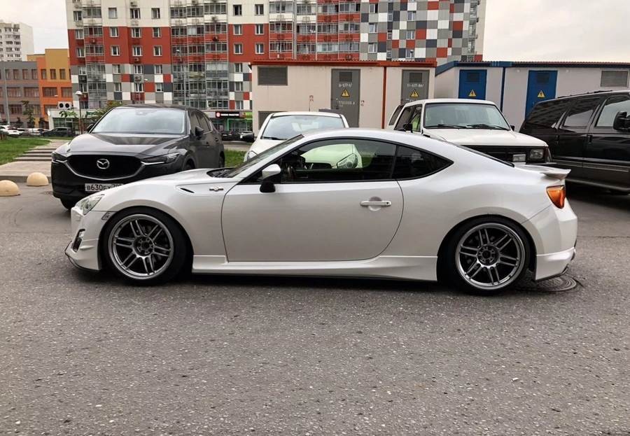 Toyota GT86 roues AME Tracer TM-02 R18 10.5J ET22