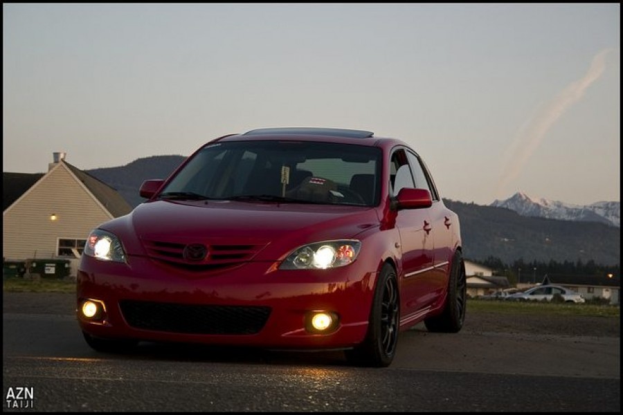 Mazda 3 1re génération roues Work Emotion CR KAI R17 8J ET32 215/45 9J ET28 235/45