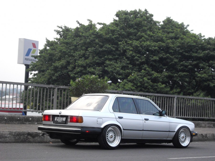 BMW 3 series E30 диски BBS RS R17 8.5J ET8 205/45 9.5J 215/45